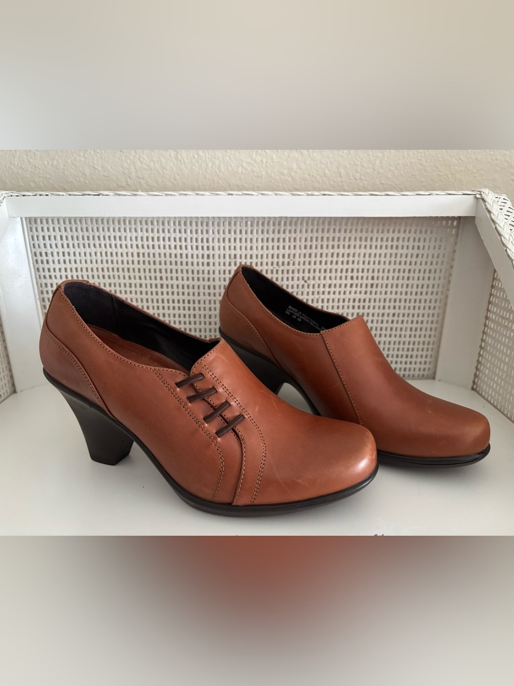 Dromedaris Luggage Tan Leather Slip-On Heels Made in Portugal - Sz 39 - Like New